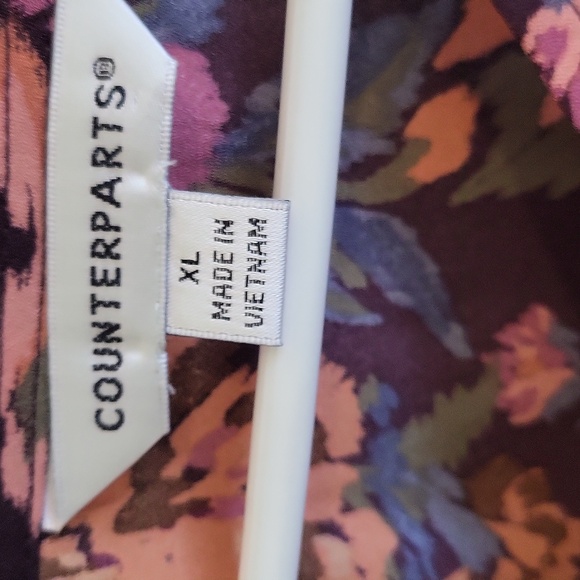 Beautiful blouse - Picture 6 of 8